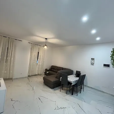 123 Borgo Apartment Livorno